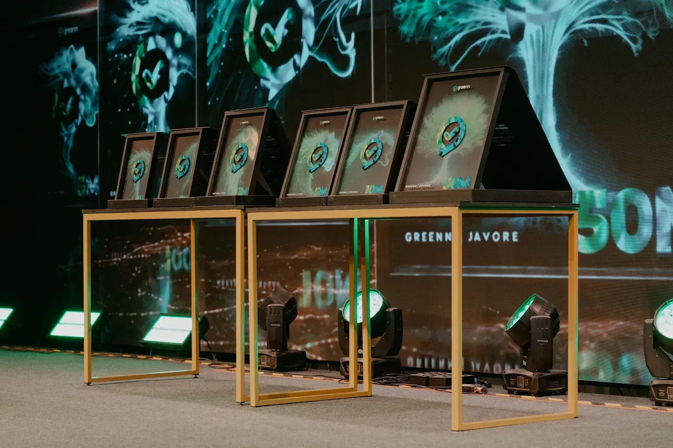 As seis placas da Coleção TechNature, da Águia à Árvore